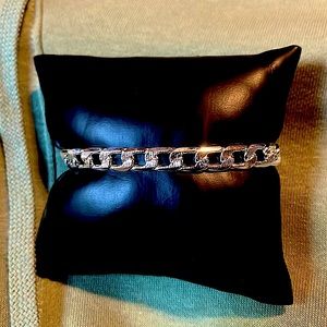 Stamped 925 silvery European and American fashion.  unisex stylish bracelet